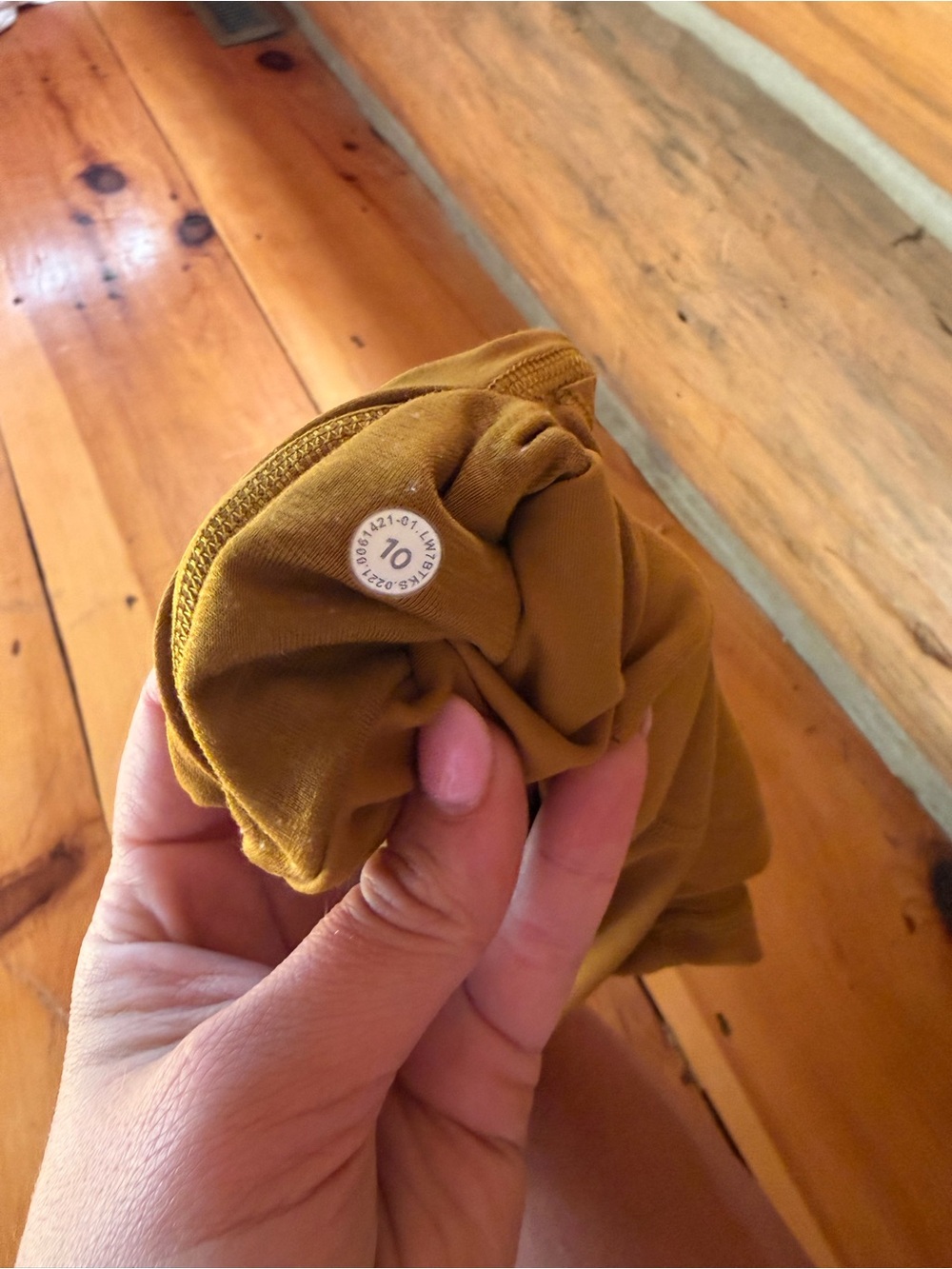 Lululemon Wunder Train High-Rise Short 6" size 10 Gold Spice - Picture 6 of 6